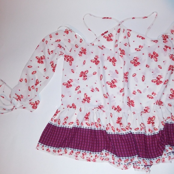 Sienna Sky Could Shoulder Blouse - Picture 5 of 8